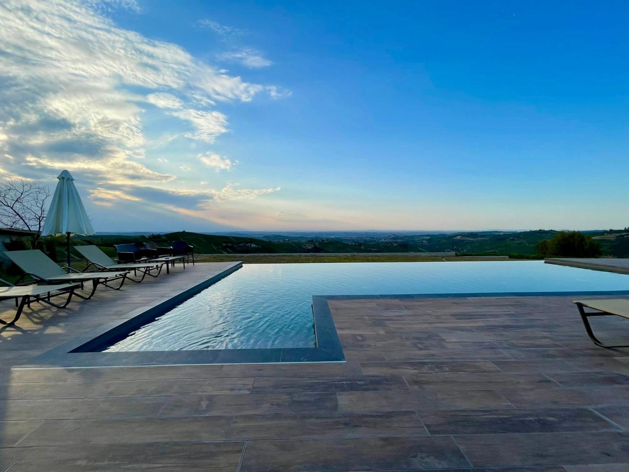 Villa Barbero Alba Langhe Манго Экстерьер фото